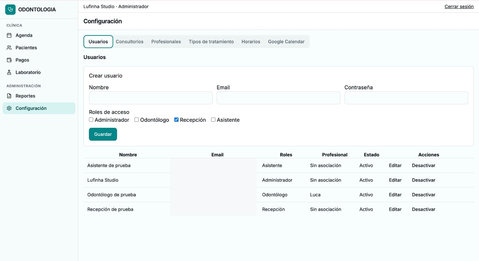 Configuración anonimizada de usuarios y roles de administrador, odontólogo, recepción y asistente
